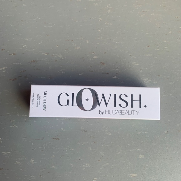 GloWish Multidew Vegan Skin Tint Foundation Tan - Picture 3 of 4